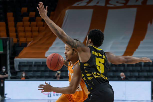 两人在加盟 两人在加盟